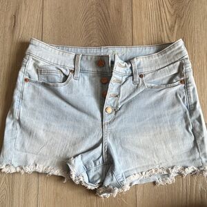 Universal Thread Light Wash Jean Shorts